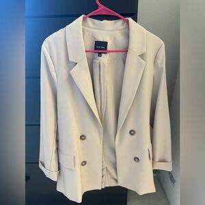 Beige blazer with cuffed sleeves